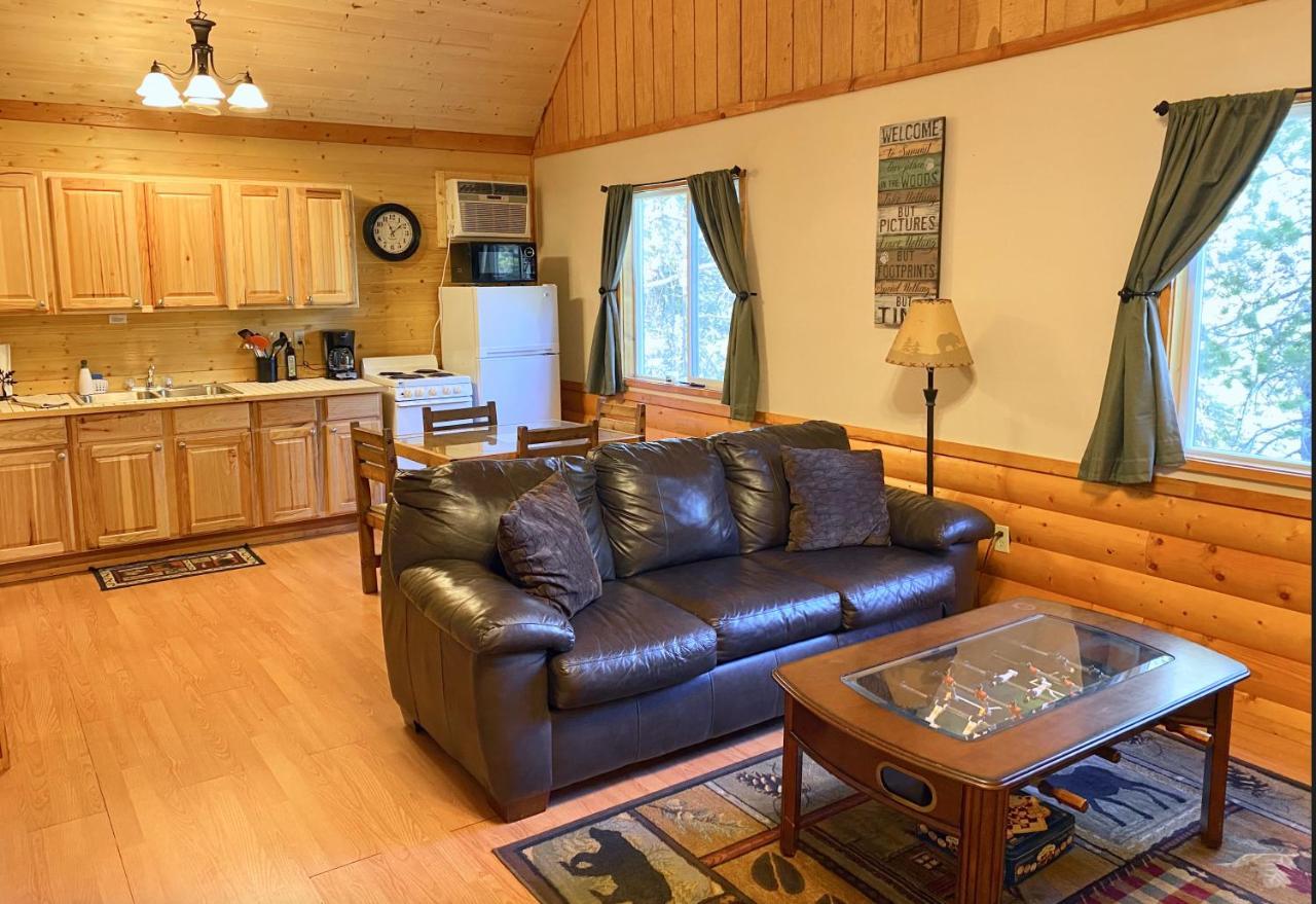 Summit Mountain Lodge And Steakhouse East Glacier Park Village Esterno foto