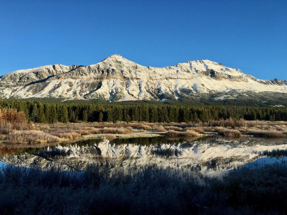 Summit Mountain Lodge And Steakhouse East Glacier Park Village Esterno foto