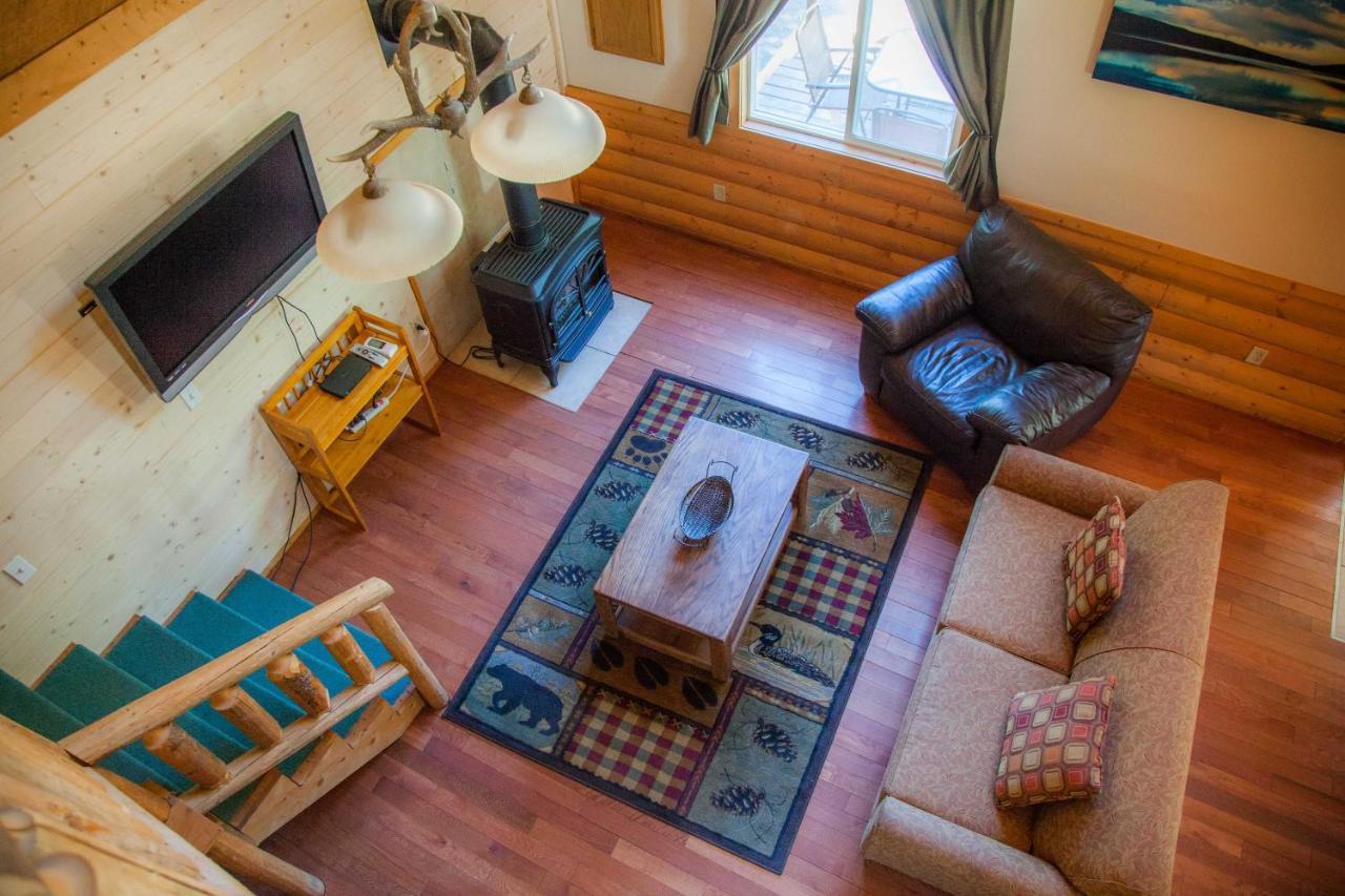 Summit Mountain Lodge And Steakhouse East Glacier Park Village Esterno foto