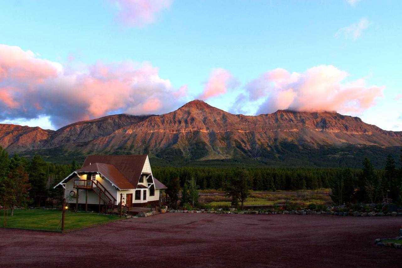 Summit Mountain Lodge And Steakhouse East Glacier Park Village Esterno foto