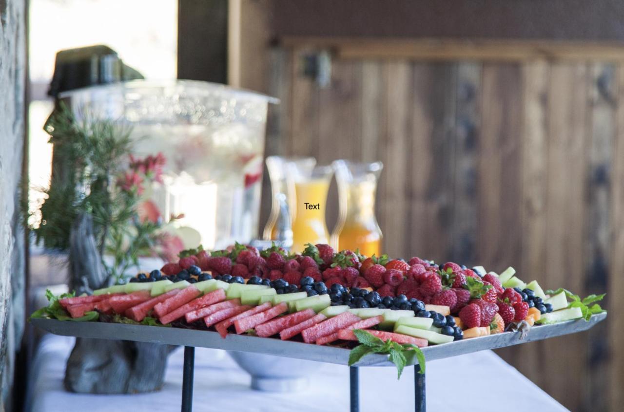 Summit Mountain Lodge And Steakhouse East Glacier Park Village Esterno foto