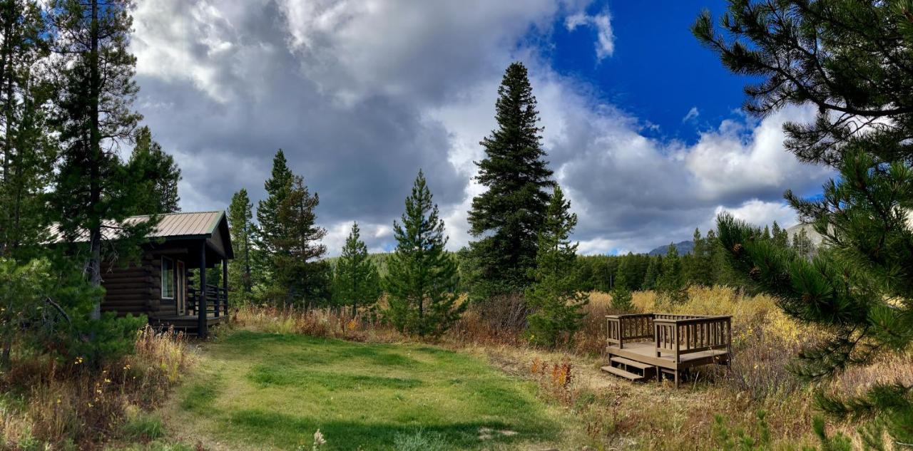 Summit Mountain Lodge And Steakhouse East Glacier Park Village Esterno foto