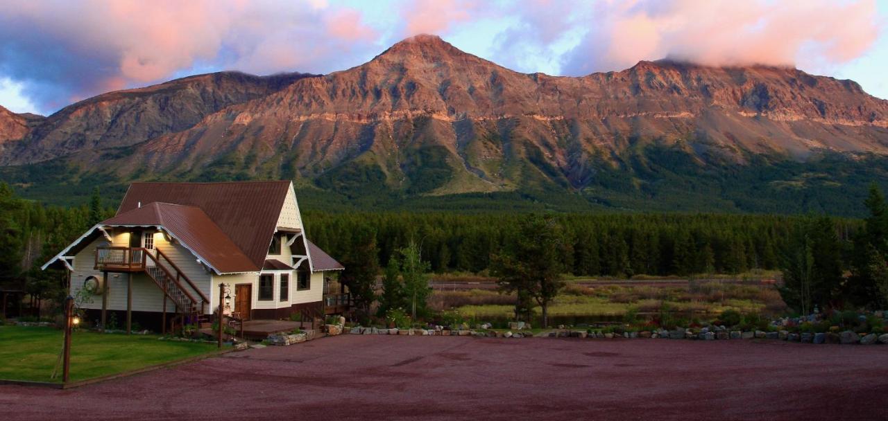 Summit Mountain Lodge And Steakhouse East Glacier Park Village Esterno foto