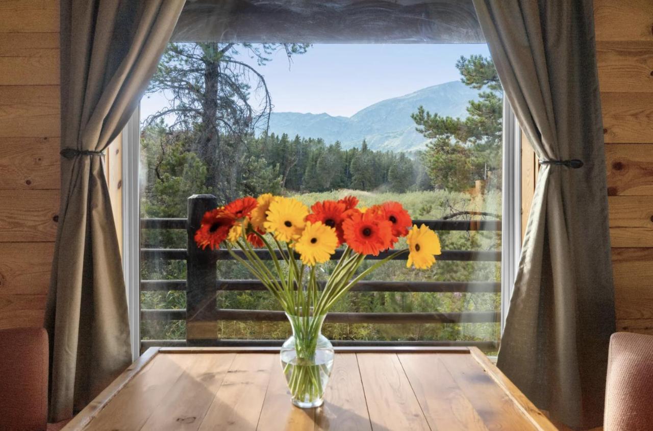 Summit Mountain Lodge And Steakhouse East Glacier Park Village Esterno foto