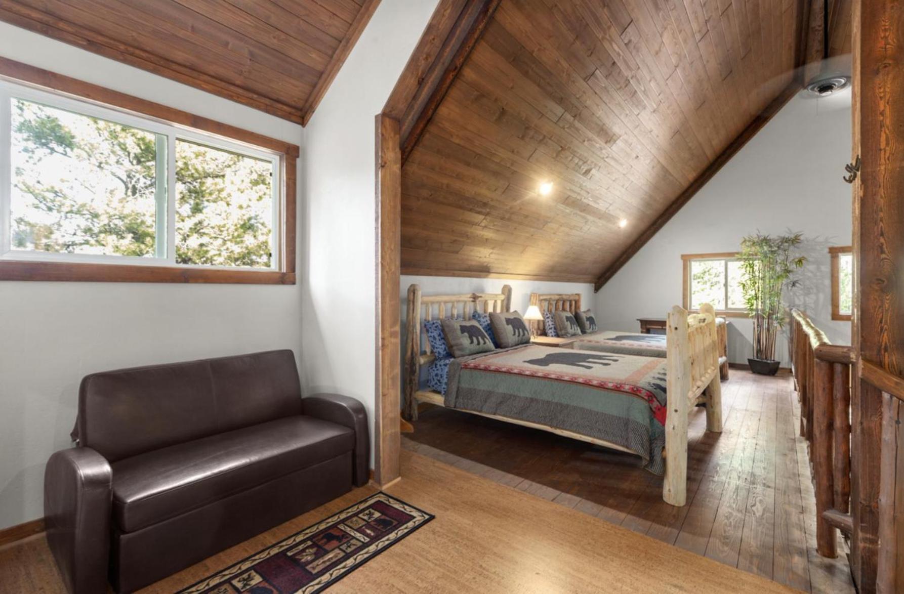 Summit Mountain Lodge And Steakhouse East Glacier Park Village Esterno foto