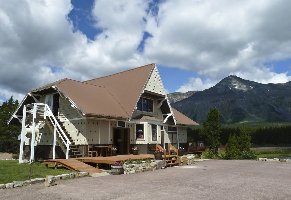 Summit Mountain Lodge And Steakhouse East Glacier Park Village Esterno foto