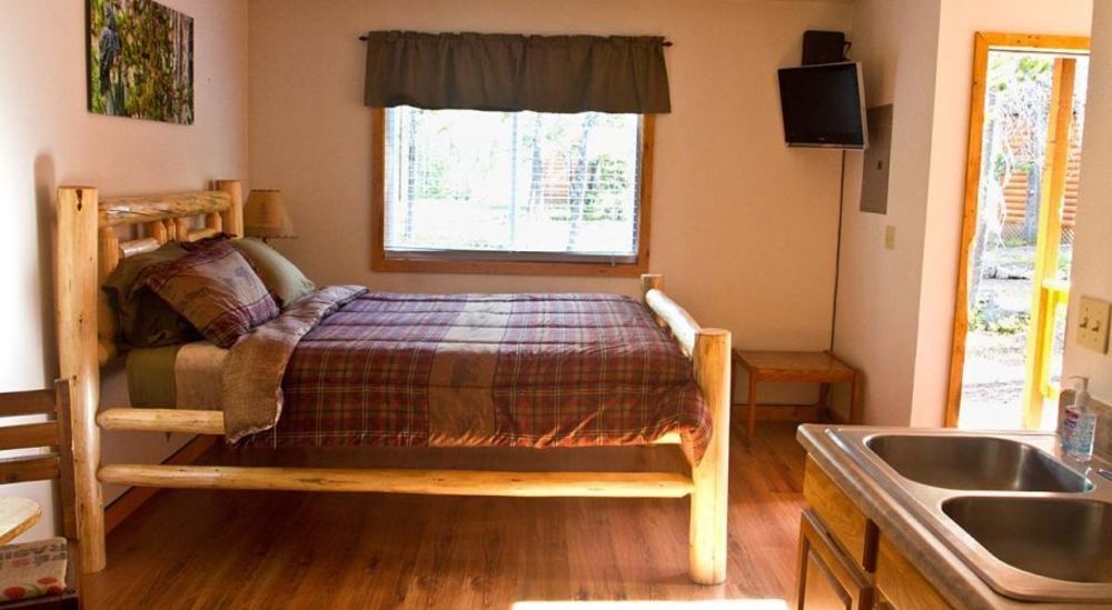 Summit Mountain Lodge And Steakhouse East Glacier Park Village Esterno foto